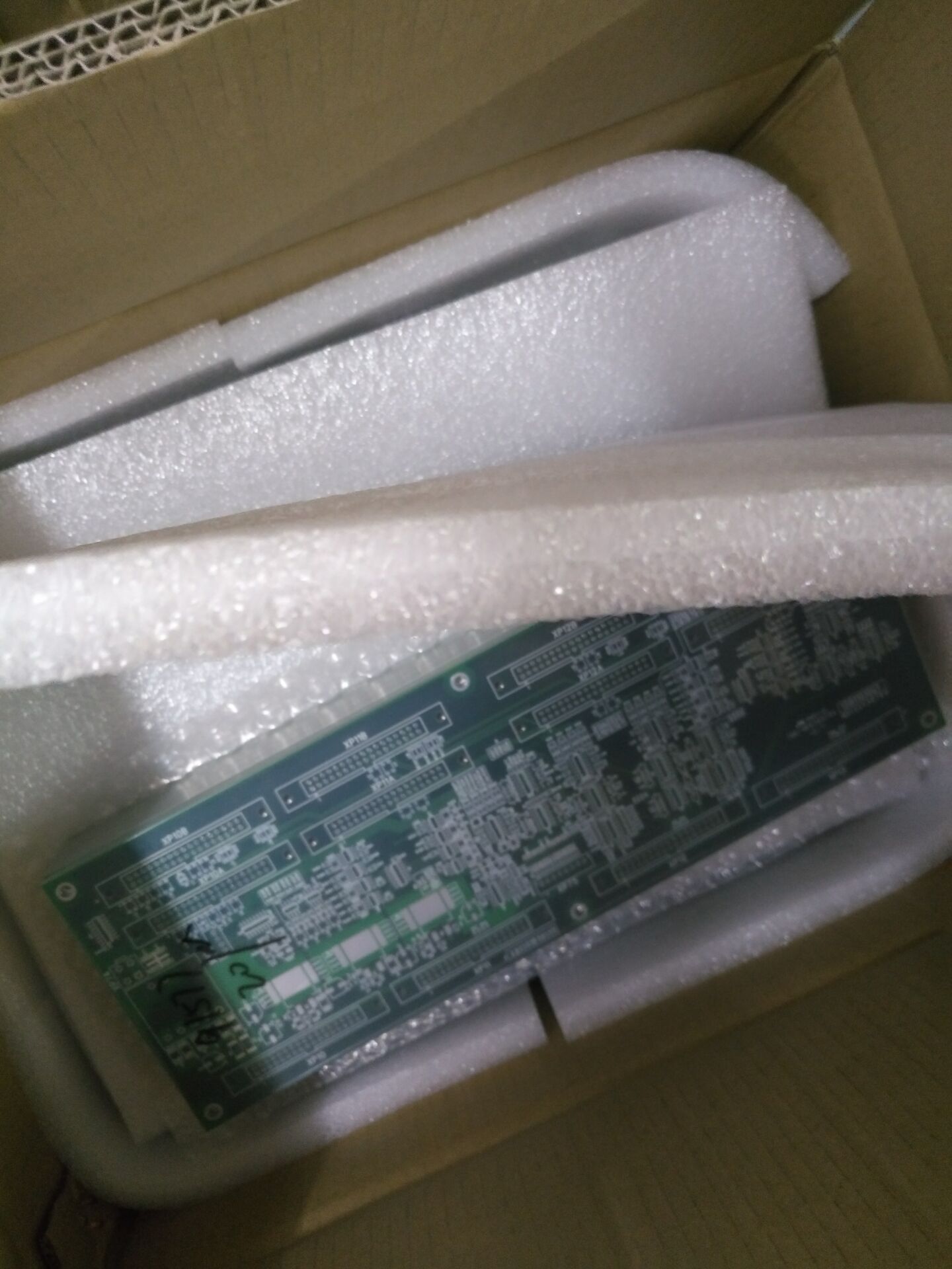 發(fā)貨速度快，比預(yù)期的提前2天。做的是TG170的板材。客服人員專(zhuān)業(yè)，交流無(wú)障礙。