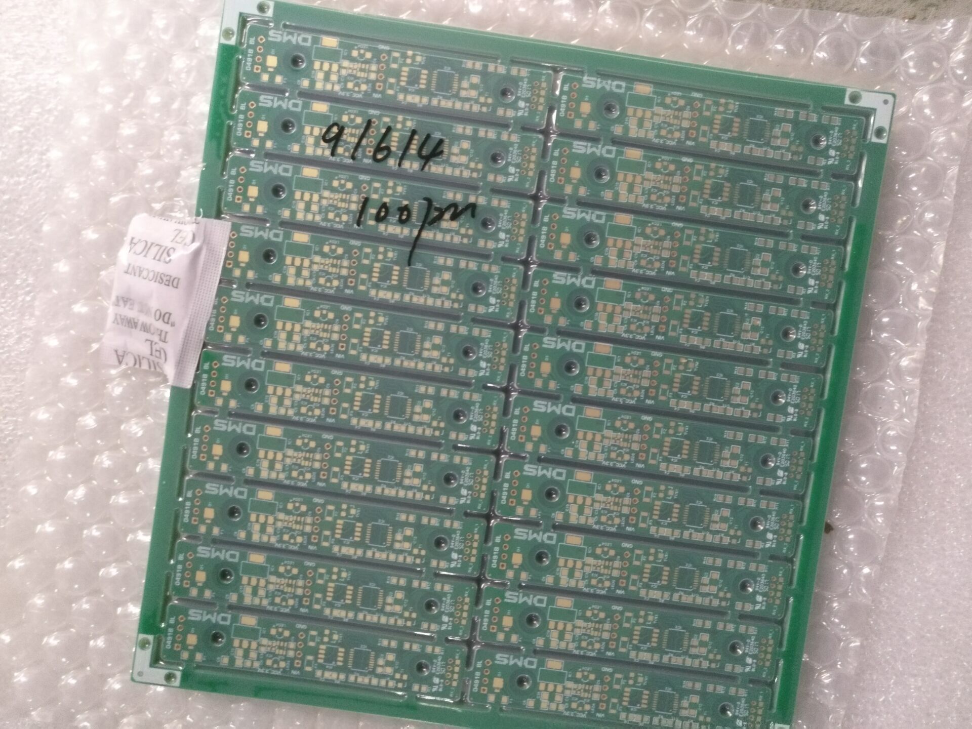 整體來(lái)說(shuō)，質(zhì)量，服務(wù)都不錯(cuò)，要是交期在快一點(diǎn)就更好了，不過(guò)有加急服務(wù)，在這里做了很多次了，每次都發(fā)順豐包郵！好評(píng)！